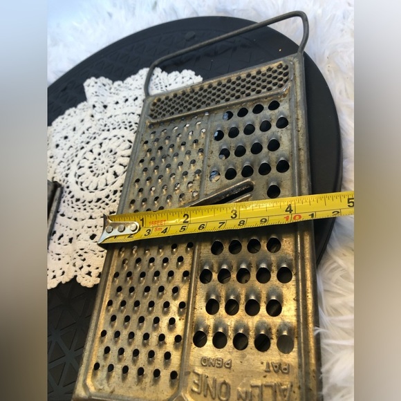 Set of Vintage Graters Box Grater and Flat Grater - Picture 12 of 16
